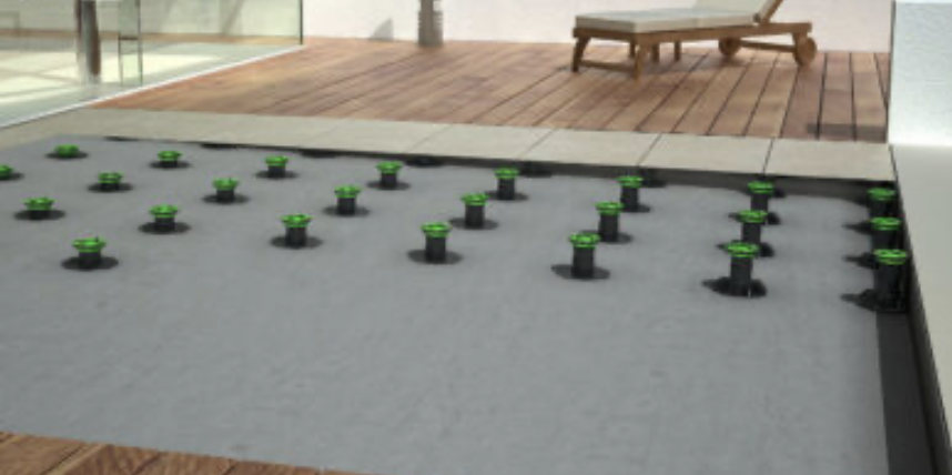 Guía para la instalación de soportes plots en la instalación de terrazas